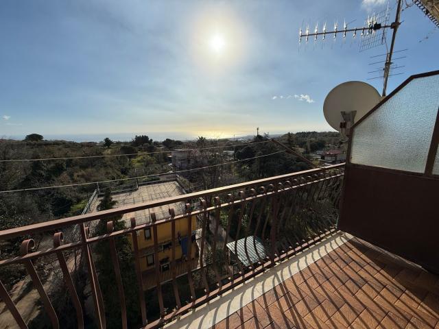 Appartamento in affitto di 121 m² in Via IV Novembre