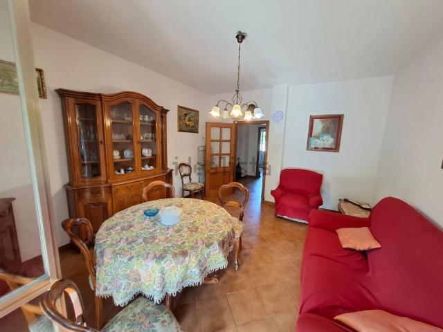 Appartamento in affitto di 122 m² in Via Amalia Bettini, 2