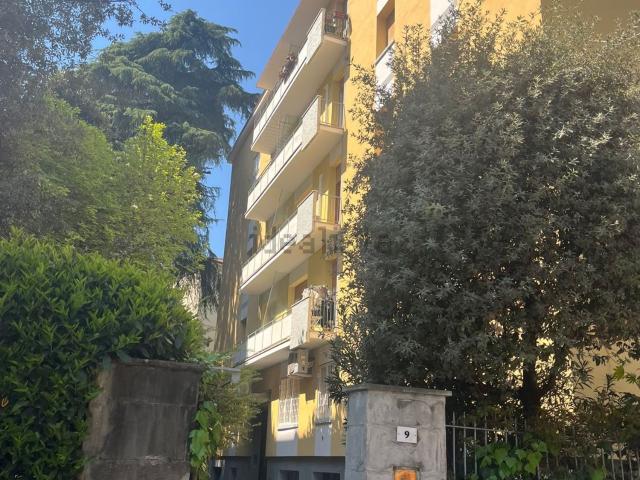Appartamento in affitto di 122 m² in Via Gaudenzi, 9