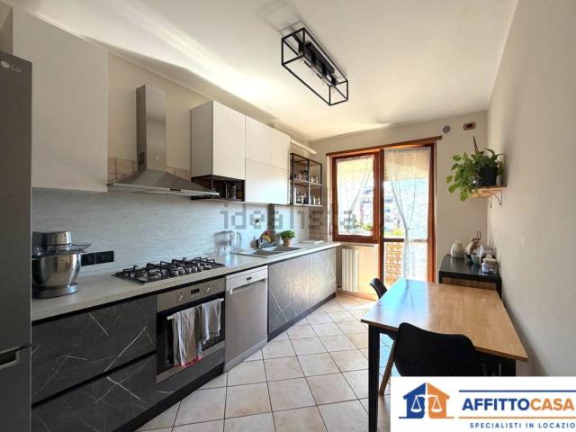 Appartamento in affitto di 122 m² in Via Dante Alighieri, 1