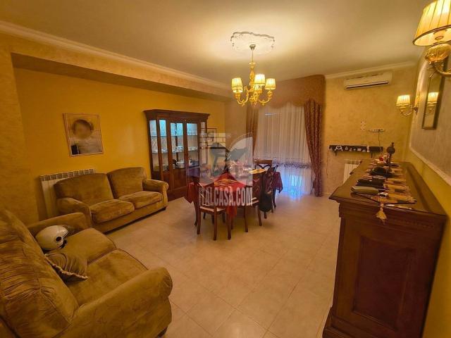 Appartamento in affitto di 122 m² in Via dei Granai