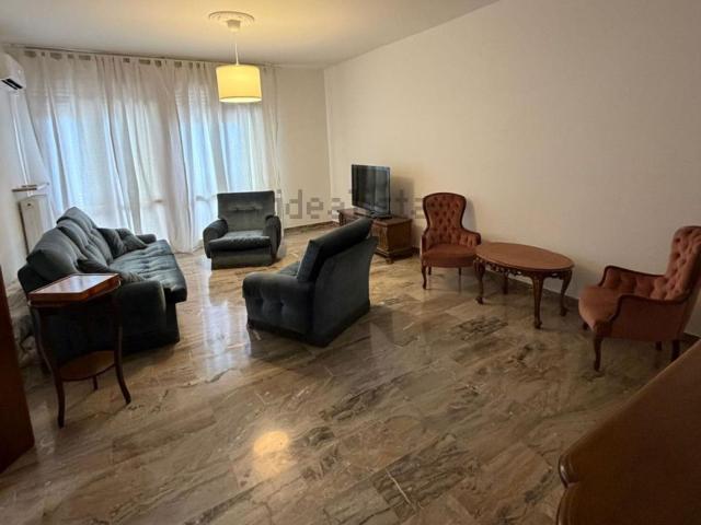 Appartamento in affitto di 122 m² in Via Sebastiano Giacomelli, 2