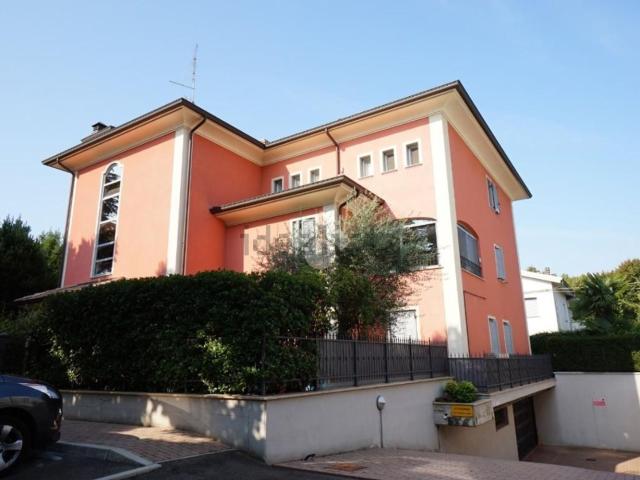 Appartamento in affitto di 122 m² in Via Pio Donati, 70