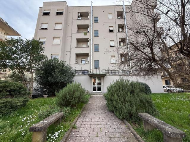 Appartamento in affitto di 122 m² in Via Pistoiese