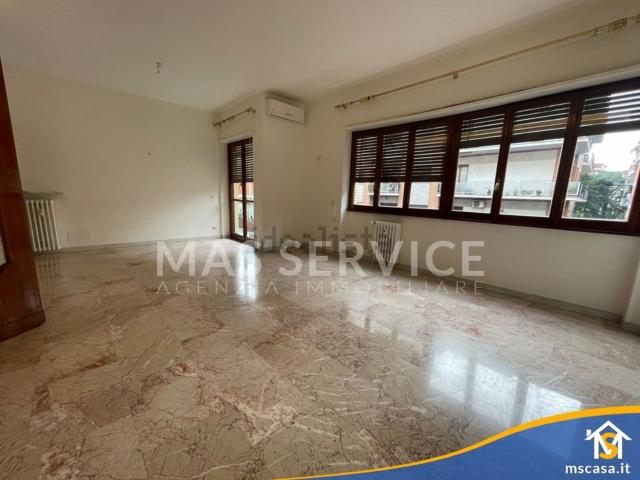 Appartamento in affitto di 123 m² in Via Giacomo Trevis
