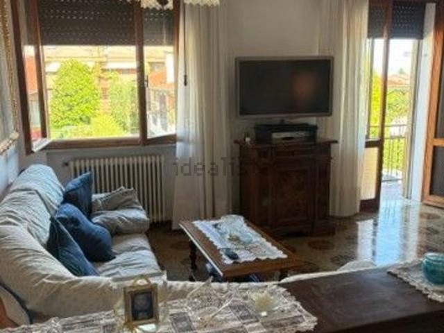 Appartamento in affitto di 123 m² in Via Montà