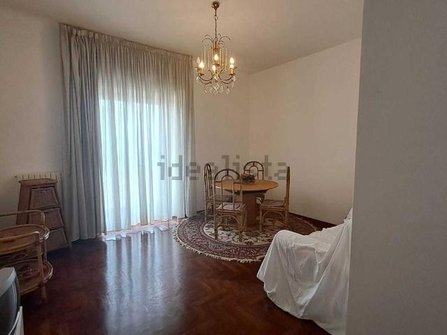Appartamento in affitto di 123 m² in Via Valerio Laspro, 61