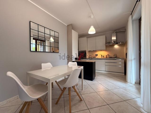 Appartamento in affitto di 124 m² in Via G. Peroglio, 11