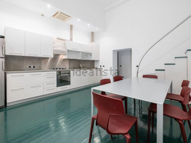 Appartamento in affitto di 124 m² in Via Savona, 52