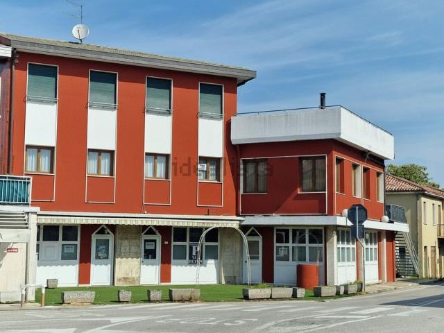 Appartamento in affitto di 124 m² in Via Trieste