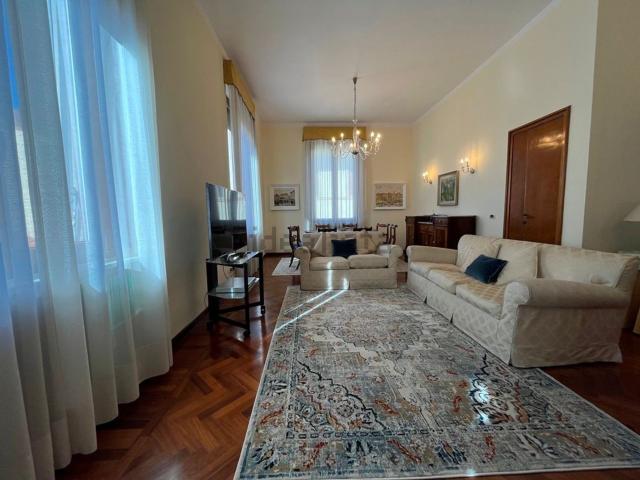 Appartamento in affitto di 125 m² in Via Lorenzo Il Magnifico