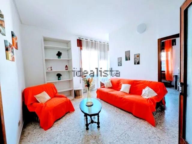 Appartamento in affitto di 125 m² in Via Lago di Como, 8