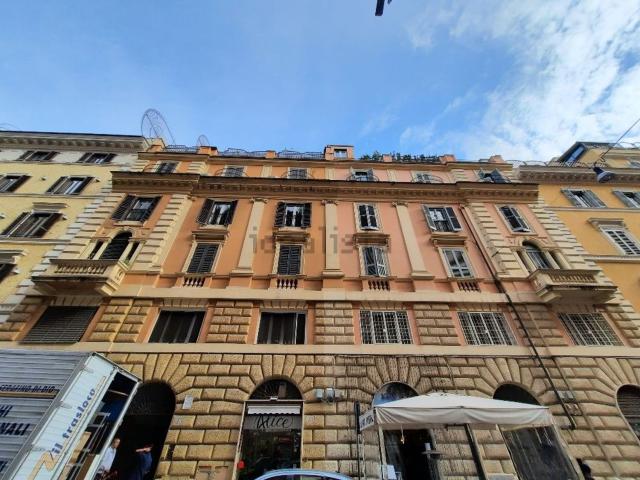 Appartamento in affitto di 125 m² in Via Marche, 23