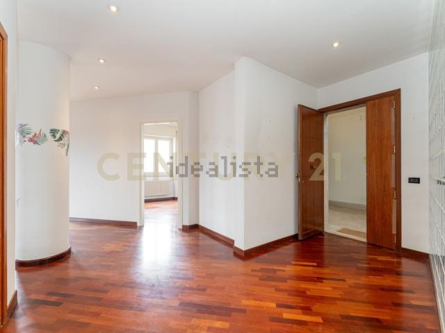 Appartamento in affitto di 125 m² in Via Mineo, 33
