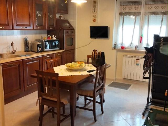 Appartamento in affitto di 125 m² in Via Sandro Pertini