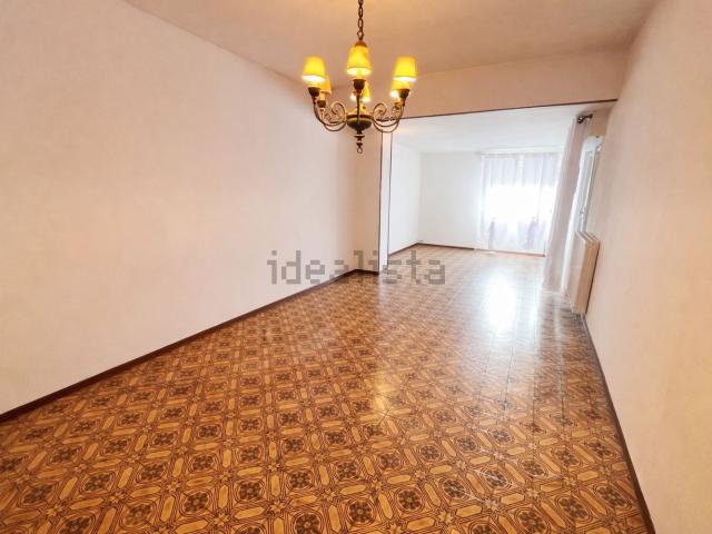 Appartamento in affitto di 125 m² in Via Palmiro Togliatti, 13