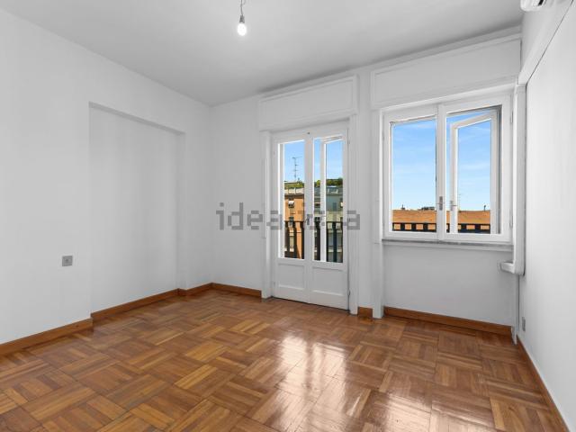 Appartamento in affitto di 125 m² in Viale Emilio Caldara, 24