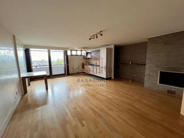 Appartamento in affitto di 125 m² in Viale Europa