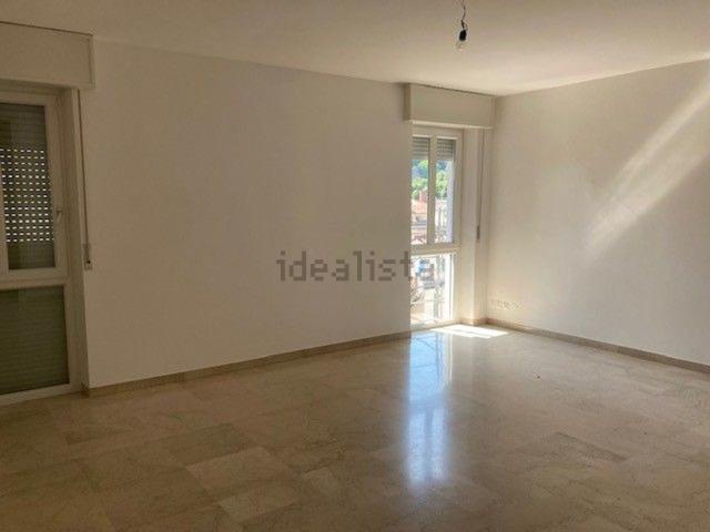 Appartamento in affitto di 125 m² in Viale Monte Grappa