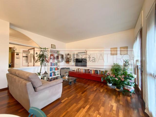 Appartamento in affitto di 125 m² in Piazza Trento e Trieste, 3