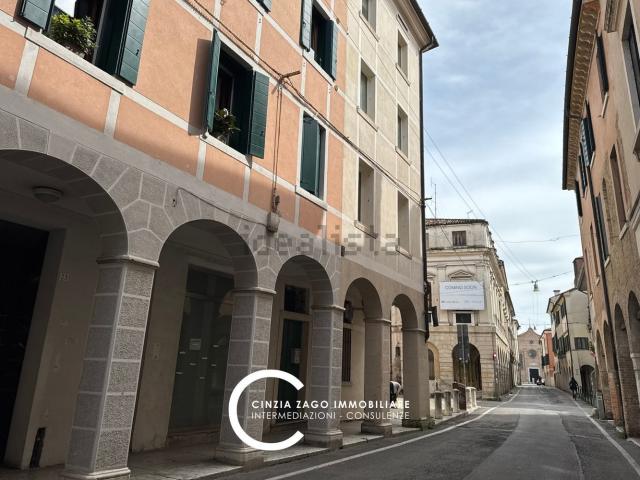 Appartamento in affitto di 126 m² in Via Carlo Alberto