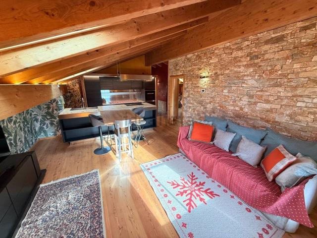 Appartamento in affitto di 126 m² in Via Giacinto Sertorelli