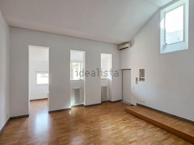 Appartamento in affitto di 126 m² in Via del Governo Vecchio, 34