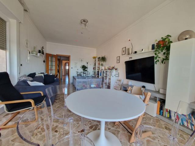 Appartamento in affitto di 126 m² in Via Luigi Guacci, 14
