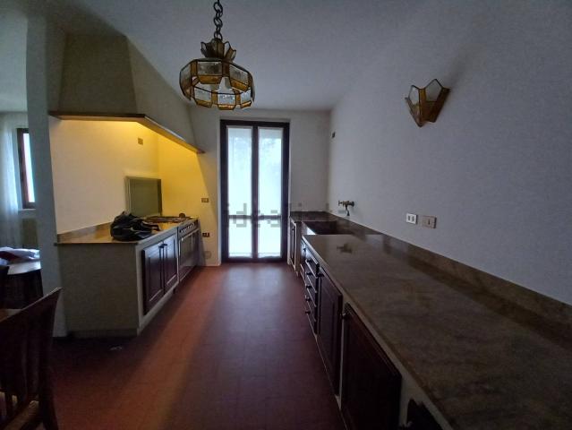 Appartamento in affitto di 128 m² in Via Carso