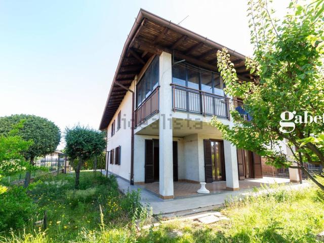 Appartamento in affitto di 128 m² in Via Borani, 4