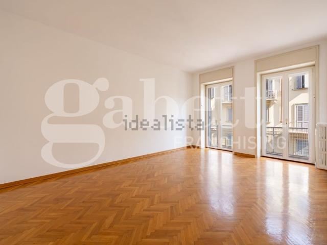 Appartamento in affitto di 128 m² in Via Macedonio Melloni, 10