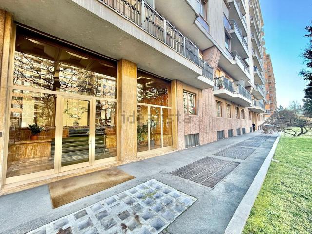 Appartamento in affitto di 128 m² in Corso Monte Cucco, 131