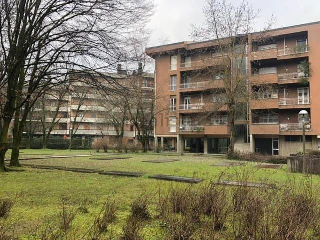 Appartamento in affitto di 129 m² in Via Angelo Moro, 21