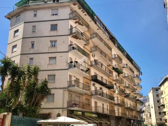 Appartamento in affitto di 129 m² in Via Generale Pietro Maravigna, 18