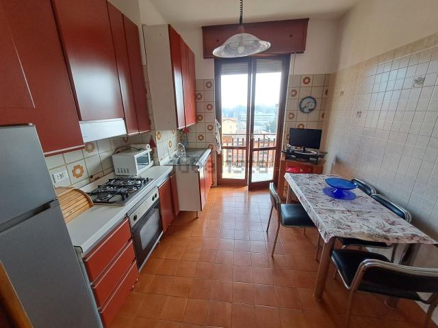 Appartamento in affitto di 129 m² in Via XXV Aprile, 39