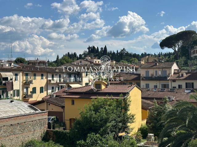 Appartamento in affitto di 129 m² in Viale Vasco Pratolini, 39