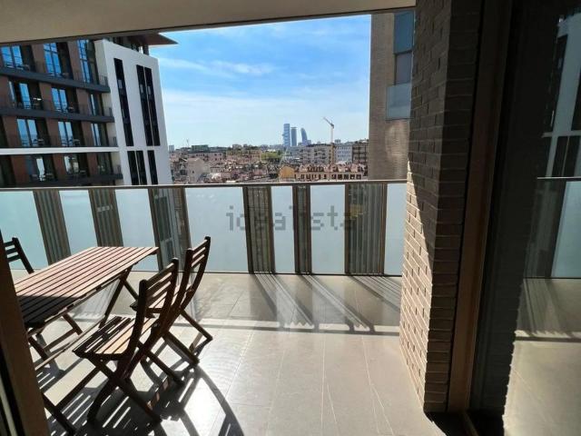 Appartamento in affitto di 130 m² in Via Carlo de Cristoforis, 7