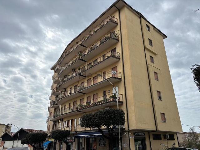 Appartamento in affitto di 130 m² in Via Cristoforo Colombo