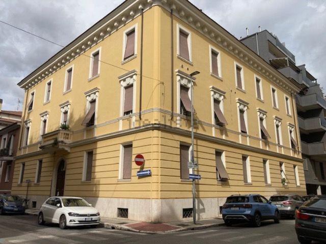 Appartamento in affitto di 130 m² in Via Antonio Pacinotti, 25