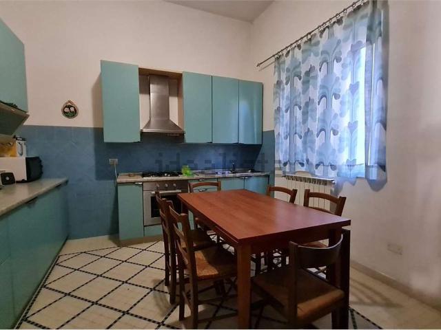 Appartamento in affitto di 130 m² in Via Angelo Lucri, 1