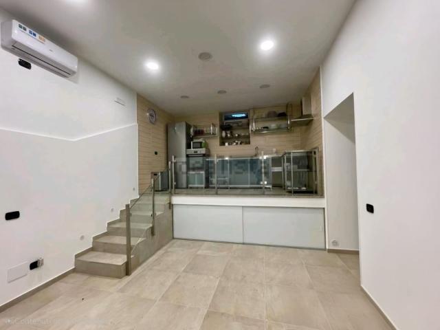 Appartamento in affitto di 130 m² in Via Alessandro Manzoni, 28