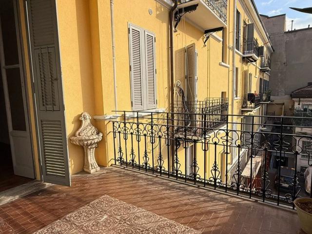 Appartamento in affitto di 130 m² in Via Ariberto