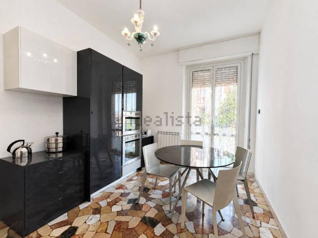 Appartamento in affitto di 130 m² in Via Armari