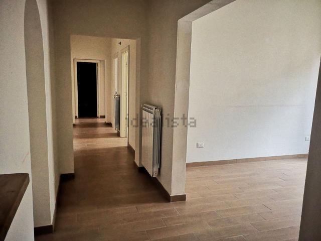Appartamento in affitto di 130 m² in Via Garibaldi
