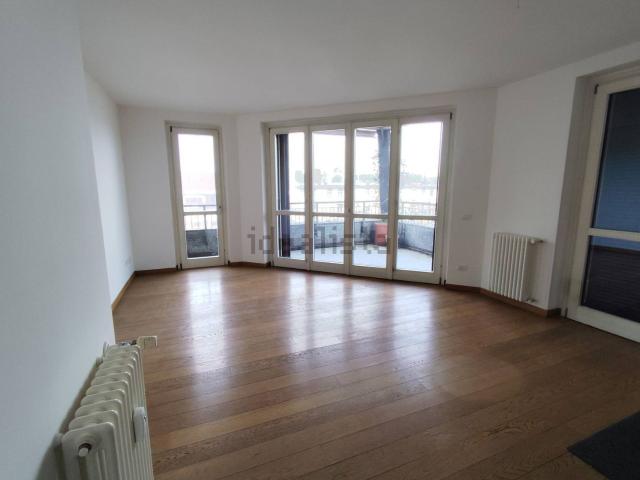 Appartamento in affitto di 130 m² in Via Gerolamo Tiraboschi, 8