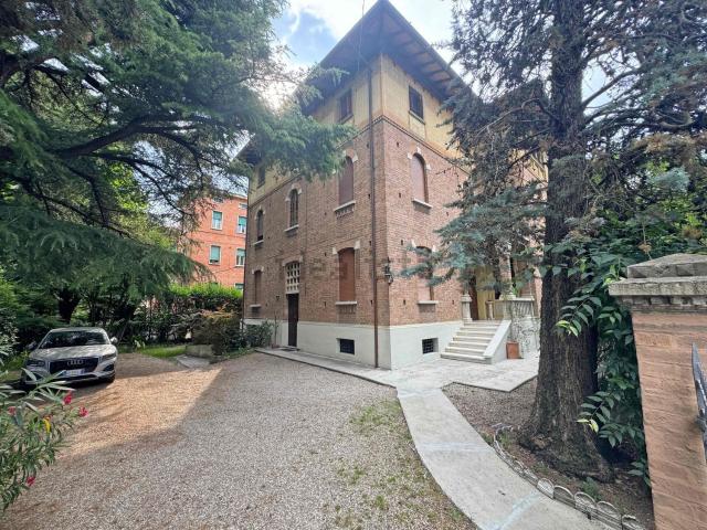 Appartamento in affitto di 130 m² in Via Giuditta Sidoli