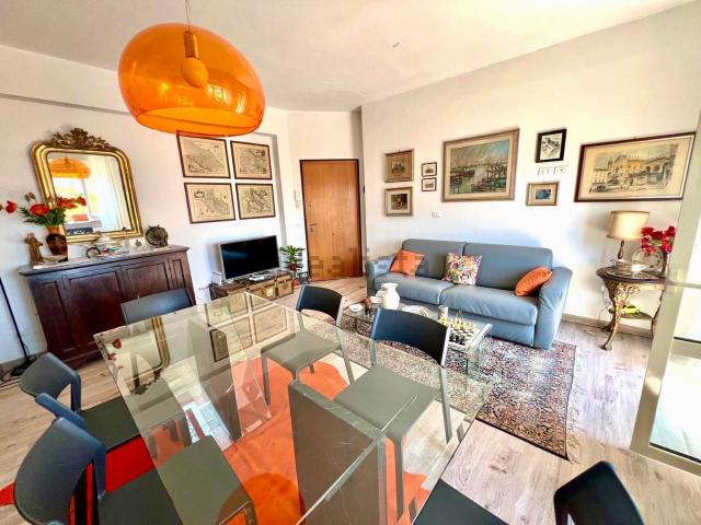 Appartamento in affitto di 130 m² in Via Giacomo Leopardi