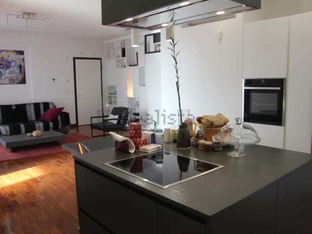 Appartamento in affitto di 130 m² in Via Giana Anguissola, 32