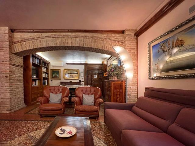 Appartamento in affitto di 130 m² in Via Guerrazzi, 26