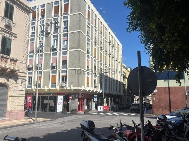 Appartamento in affitto di 130 m² in Via Dogali